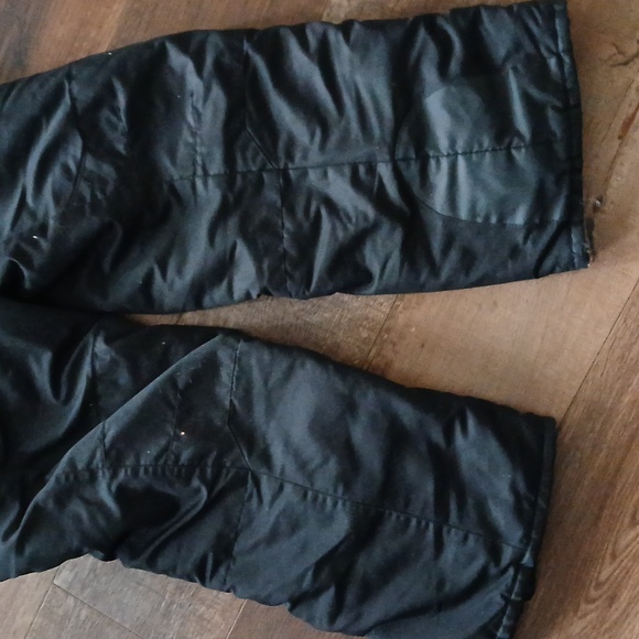 Snowpants - Picture 2 of 10